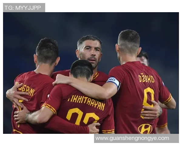 足球巨星再度崛起，领衔全球赛场激战背后的荣耀与挑战