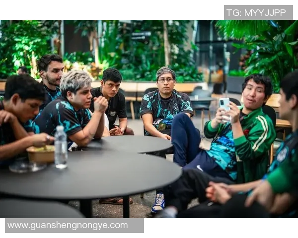 DOTA2战术分析：深入探讨V5战队的包夹策略与执行效果